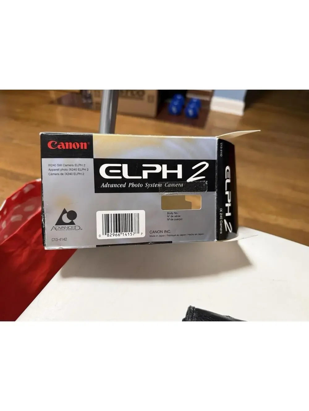 CANON ELPH 2 - POINT & SHOOT CAMERA WITH POUCH, MANUAL, BOX,